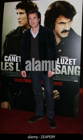 Actor Francois Cluzet attends the premiere of 'Les Liens du Sang' held at the Gaumont Marignan Theatre in Paris, France on February 4, 2008. Photo by Denis Guignebourg/ABACAPRESS.COM Stock Photo