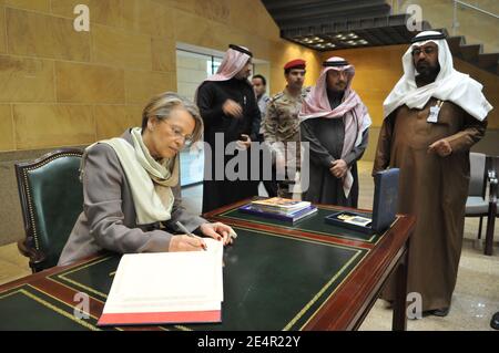 EXCLUSIVE - French Interior Minister Michele Alliot-Marie picks up a traditional sword at a souvenirs shop at the Saudi National Museum in Riyadh, Saudi Arabia on February 25, 2008, as she is on a 2-day visit to the kingdom of Saudi Arabia. Photo by Ammar Abd Rabbo/ABACAPRESS.COM Stock Photo