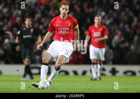 Manchester United's Rio Ferdinand in action during the UEFA Champions League, First Knockout Round, Second Leg, Manchester United vs Olympique Lyonnais at Old Trafford stadium in Manchester, UK on March 4, 2008. Manchester United won 1-0. Photo by Stuart Morton/Cameleon/ABACAPRESS.COM Stock Photo