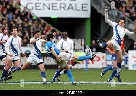 Italy's fly-half Andrea Masi shoots in front of France's fly-half Francois Trinh-Duc during the RBS 6 Nations Championship 2008 Rugby Union match, France vs Italy, at the Stade de France in Saint-Denis, outside Paris, France on March 9, 2008. France won 25-13. Photo by Mehdi Taamallah/Cameleon/ABACAPRESS.COM Stock Photo