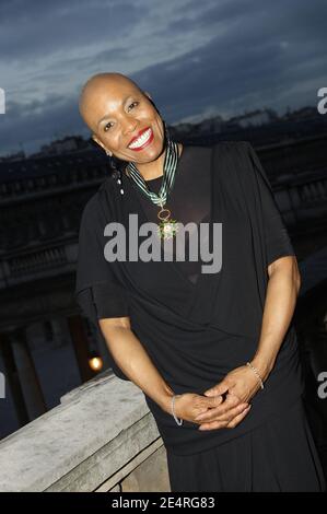 jazz singer Dee Dee Bridgewater poses after being awarded with th 'Knight of the Order of Arts and Letters' by French Minister of Culture Christine Albanel in Paris, France, on March 14, 2008. Photo by Thierry Orban/ABACAPRESS.COM Stock Photo