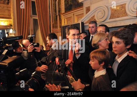 Jean-Christophe Fromantin with his wife Laure Fromantin and their son during his press conference after the results of the second round of the mayoral elections in Neuilly-sur-Seine townhall, France, on March 16, 2008. Jean-Christophe Fromantin has been elected as mayor with 61,67% against 38,33% of votes during this second round. Photo by Ammar Abd Rabbo/ABACAPRESS.COM Stock Photo