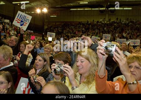 Supporters cheer as Democratic presidential hopeful New York Senator Hillary Clinton speaks at her 'Solutions for America' rally at the Wigwam, Anderson High School in Anderson, IN, USA, on March 20, 2008. Photo by Joseph Foley/ABACAPRESS.COM Stock Photo