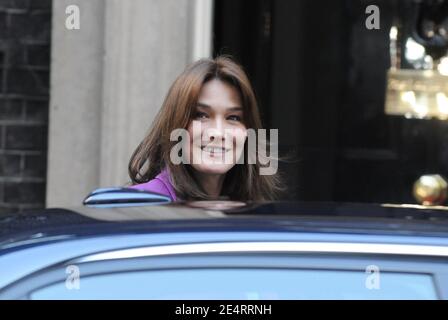 Carla Bruni-Sarkozy leaves Prime Minister's official residence at 10 Downing Street in London, UK, on March 27, 2008. Photo by Jacques Witt/Pool/ABACAPRESS.COM Stock Photo