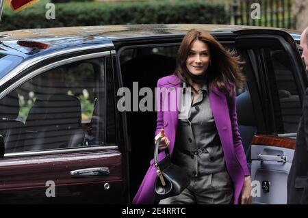 Carla Bruni-Sarkozy arrives at Prime Minister's official residence at 10 Downing Street in London, UK, on March 27, 2008. Photo by Jacques Witt/Pool/ABACAPRESS.COM Stock Photo