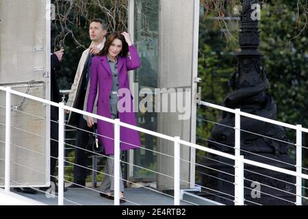 France's First Lady Carla Bruni-Sarkozy takes a boat on London's Thames, UK, on March 27, 2008. Photo by Ludovic/Pool/ABACAPRESS. Stock Photo