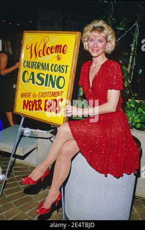 Dee Wallace 1987  Credit: Ralph Dominguez/MediaPunch Stock Photo