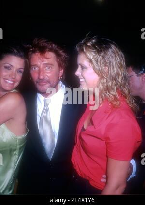 Santa Monica, California, USA 2nd May 1996 Model Janice Dickinson, Singer Rod Stewart and wife model Rachel Hunter pose backstage at 10th Annual California Fashion Industry Friends of APLA Project Los Angeles (APLA) Benefit Dinner and Fashion Show Honoring designer Todd Oldham on May 2, 1996 at Bergamont Station in Santa Monica, California, USA. Photo by Barry King/Alamy Stock Photo Stock Photo