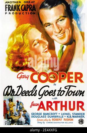 MR. DEEDS GOES TO TOWN 1936 Columbia Pictures film with Jean Arthur and Gary Coper Stock Photo