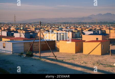 CAPE TOWN, SOUTH AFRICA, MAY 1999 - Delft South mixed race housing in the Cape Town flats township. Stock Photo