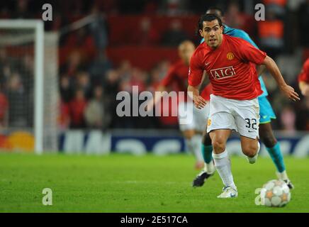 Manchester United's Carlos Tevez in action during the UEFA Champions League Semi-Final second leg soccer match between Manchester United and FC Barcelona at Old Trafford in Manchester, England on April 29 2008. Manchester won 1-0. Photo by Steeve McMay/Cameleon/ABACAPRESS.COM Stock Photo