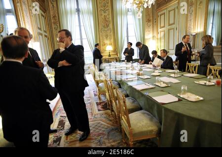French President's advisor Raymond Soubie, Secretary-general assistant of the Elysee Francois Perol, President's advisor Patrick Ouart, President Political advisor Jerome Peyrat, President Advisor Olivier Biancarelli, President's Communication advisor Franck Louvrier, Chief of cabinet Cedric Goubet, Secretary-general of the Elysee Palace Claude Gueant, President advisor Catherine Pegard and Pierre Charon before a meeting at Elysee Palace in Paris, France, on April 9, 2008. Photo by Elodie Gregoire/ABACAPRESS.COM Stock Photo