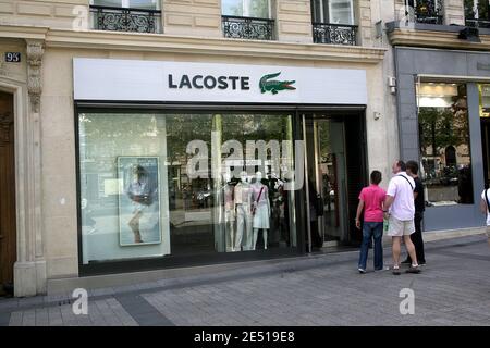 Lacoste store Avenue Champs Elysees in Paris, France May 5, 2008. Photo by Mousse/ABACAPRESS.COM Photo - Alamy