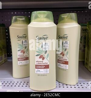 Orlando,FL USA - January25, 2021:  Suave brand conditioner bottles on a shelf at Walmart. Stock Photo
