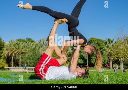 Acrobatic Yoga - netlogx