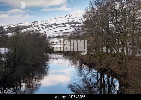 River Swale at Gunnerside Bridge, Swaledale, looking up the dale in winter. Yorkshire Dales National Park, UK. Stock Photo