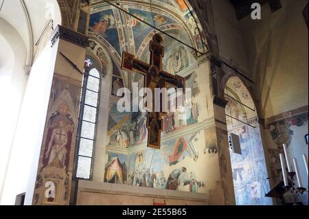 Italy, Tuscany region, Arezzo, January 26, 2021 : Basilica of San Francesco, the frescoes  'The Stories of the True Cross' painted by Piero della Francesca, today reopening after the closure due the covid-19 pandemic.    Photo © Daiano Cristini/Sintesi/Alamy Live News Stock Photo