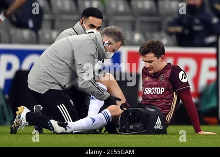 Leed's United's Diego Llorente receives treatment during the Premier League match at St James' Park, Newcastle. Picture date: Tuesday January 26, 2021. Stock Photo