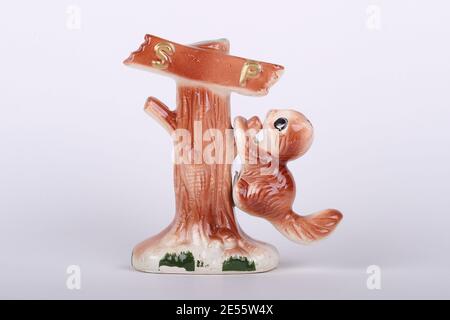 Vintage Squirel on Tree Salt and Pepper Shakers from the 70's - 80's. Luke Durda/Alamy Stock Photo