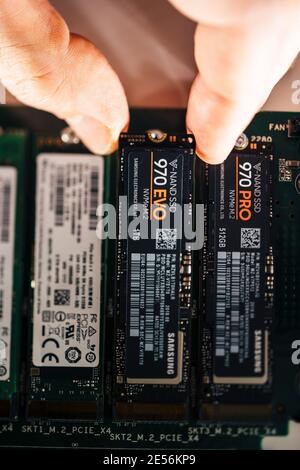 Close-up of Samsung portable SSD T5 and T7 flash storage with connected USB-C  cables on white background Stock Photo - Alamy