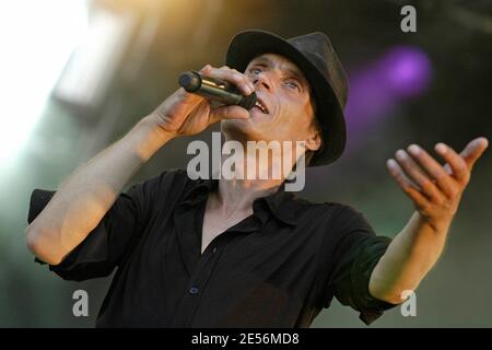 French singer Mano Solo performs live on stage during the 'Furia Sound Festival', in Cergy, near Paris, France, on June 28, 2008. Photo by DS/ABACAPRESS.COM Stock Photo