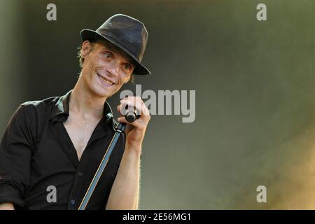 French singer Mano Solo performs live on stage during the 'Furia Sound Festival', in Cergy, near Paris, France, on June 28, 2008. Photo by DS/ABACAPRESS.COM Stock Photo