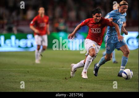 Carlos Tevez and Anatolly Tymoshchuk during the UEFA Super Cup Final, Manchester United v Zenit St Petersburg at Stade Louis II in Monaco, on August 29, 2008. Photo by Willis Baker/Cameleon/ABACAPRESS.COM Stock Photo