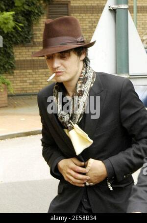 An unhappy looking Pete Doherty walks in to West London Magistrates Court on July 3, 2007. London, UK. 7/3/07.   [[pam]] Stock Photo