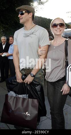 'Bones' star David Boreanaz and actress wife (and former Playboy Playmate) Jaime Bergman enjoy lunch at The Ivy and then shopping at trendy boutique Intermix. Los Angeles, CA. 12/5/07.   [[wam]] Stock Photo