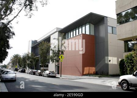 This is the Glendale City Jail where Kiefer Sutherland is currently serving his 48-day jail sentence. The jail is a state-of-the-art podular facility that is 32,000 square feet with 48 cells and 96 beds. It is the third busiest municipal jail in Los Angeles county and each 10x8 cell is double occupancy with toilet, washbasin and water fountain. A shower is provided in the day room area. Los Angeles, CA. 12/6/07.   [[wam]] Stock Photo