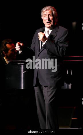 Tony Bennett performs in concert at The Broward Center for the Performing Arts Au Rene Theatre. Ft. Lauderdale, FL. 12/6/07.   [[fam]] Stock Photo