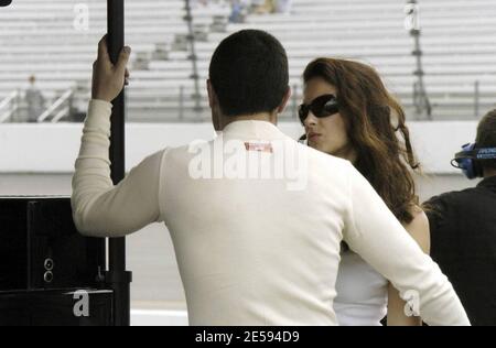 Ashley Judd, wife of Indy Racing League driver Dario Franchitti, supports her husband as he practices for and races in the SunTrust Indy Challenge at Richmond International Raceway. Franchitti won the race. Richmond, VA. 6/30/07.   [[hat]] Stock Photo