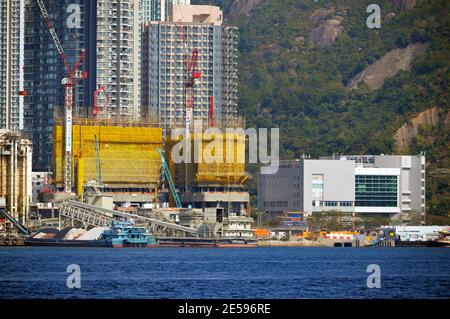 Lei Yue Mun Municipal Services Building and construction of One East Coast (海傲灣) in Yau Tong, Kowloon, Hong Kong Stock Photo