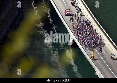 Pack on a bridge during the stage Le Bourg d'Oisans/Le Grand Bornand, Tour de France cycling race , on July 22, 2004. Photo by Philippe Montigny/ABACAPRESS.COM Stock Photo