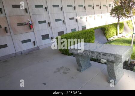 Los Angeles, California, USA 26th January 2021 A general view of atmosphere of actress Marilyn Monroe's grave and bench at Pierce Brothers Westwood Village Memorial Park on January 26, 2021 in Los Angeles, California, USA. Photo by Barry King/Alamy Stock Photo Stock Photo