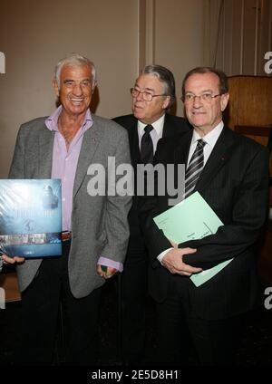 'French movie legend Jean-Paul Belmondo and Paris police chief Michel Gaudin attend the 'Quai des Orfevres' prize held at the Quai des Orfevres in Paris, France on November 12, 2008. Photo by Denis Guignebourg/ABACAPRESS;COM' Stock Photo