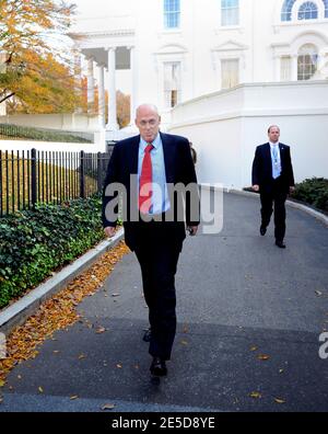 U.S. Treasury Secretary Henry Paulson walks to the White House after a news conference at the Treasury Department in Washington, DC, USA on November 12, 2008. Paulson gave an update on the financial rescue package. Photo by Olivier Douliery/ABACAPRESS.COM