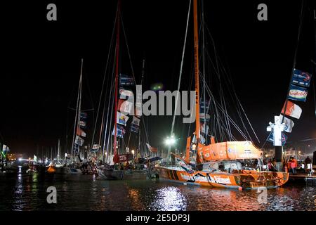 Atmosphere before the start the prestigious Vendee Globe race in Les Sables d'Olonne, France on November 8 and 9, 2008. Seven British sailors including Brian Thompson, Alex Thomson, Dee Caffari, Sam Davies, Steve White and Mike Golding are entering with the hope of breaking the french domination of the event. In total 30 skippers will leave the Atlantic coast port to race around the world non-stop, alone, returning in early 2009. The race, which is held every four years, made Ellen MacArthur a household name in 2000 when she finished second. Pete Goss altered course in 1996 to rescue RaphaÀl D Stock Photo