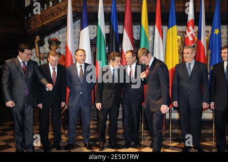 L-R : Latvian President Valdis Zatlers, an unidentified person, Lithuanian Prime Minister Gediminas Kirkilas, Bulgarian Prime Minister Sergei Stanishev, French President Nicolas Sarkozy (acting as EU president), Polish Prime Minister Donald Tusk, Hungarian Prime Minister Ferenc Gyurcsany, Romanian Prime Minister Calin Popescu Tariceanu and Estonian Prime Minister Andrus Ansip pose for a picture during a climate summit in Gdansk, Poland on December 6, 2008. Photo by Ammar Abd Rabbo/ABACAPRESS.COM Stock Photo