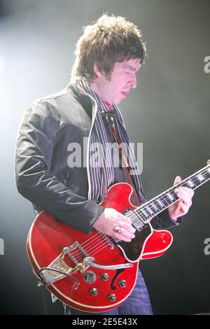 oasis-vocalguitarist-noel-
