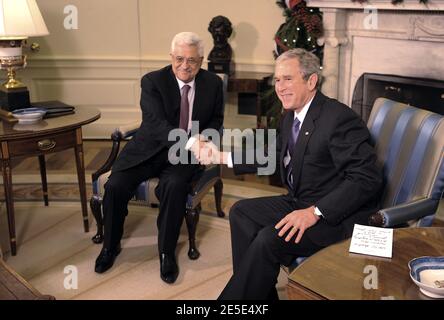 President George W. Bush meets with Palestinian Authority President Mahmoud Abbas. at the White House, in Washington, DC, USA, on December 19, 2008. Photo by Olivier Douliery/ABACAPRESS.COM Stock Photo