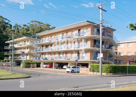 A 1950's or 1960's style holiday flats or apartment block opposite the bay at Shoal Bay in Port Stephens, New South Wales, Australia Stock Photo