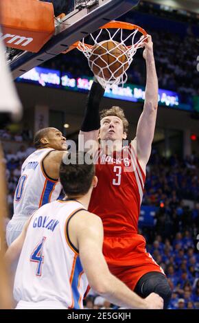 russell westbrook dunk on asik