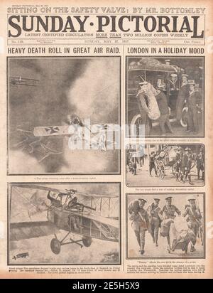 1917 Sunday Pictorial Gotha Raids on Folkestone Stock Photo