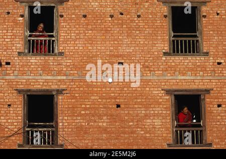 Kathmandu, NE, Nepal. 28th Jan, 2021. Hindu devotees observing from the window during Madhav Narayan festival at Hanumanghat, Bhaktapur of Nepal, on January 28, 2021. Credit: Aryan Dhimal/ZUMA Wire/Alamy Live News Stock Photo