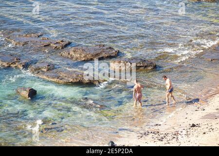 Las Palmas, Gran Canaria, Canary Islands, Spain. 28th January, 2021. Glorious sunshine in Las Palmas on Gran Canaria as hot and dusty 'Calima' winds blow in from Africa. Credit: Alan Dawson/Alamy Live News. Stock Photo