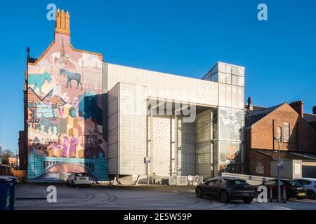 Warrington,Lancashire,Cheshire,banks of,River Mersey,North West,England,English,city,town,UK,GB,Great Britain,British,The Parr Hall and Pyramid Arts Centre are located in the cultural quarter of Warrington town centre, in Palmyra Square.In 1989 the borough council also saw a need for a better arts and theatre complex so re-developed the old courthouse and Centre Sport, sports hall next door into The Pyramid Arts Centre. The Pyramid, opened in 2002, hosts various classes throughout the year for people interested in discovering the arts. Pyramid also hosts a monthly Comedy Store Event. Stock Photo