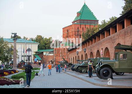 Dmitrievskaya Tower, main tower on the southern wall and display of armoured vehicles in the Nizhny Novgorod Kremlin, Russia Stock Photo