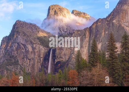 View of the BridalVeil Falls at the Cathedral Rocks on an autumnal evening, Yosemite National Park, California, USA. Stock Photo