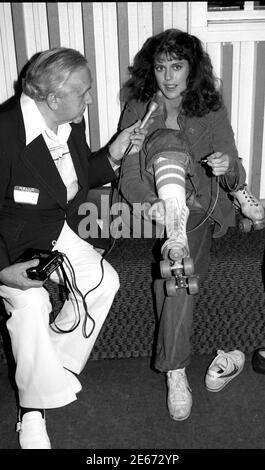 Pam Dawber of Mork and Mindy being interviewed by a reporter at Flippers Roller Boogie Palace in West Hollywood,, 1978 Stock Photo